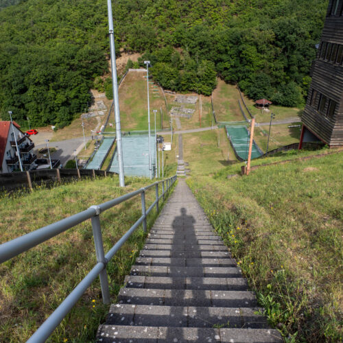 skisprungschanze, treppe_20250715-20250715_174101_PANA5938-2
